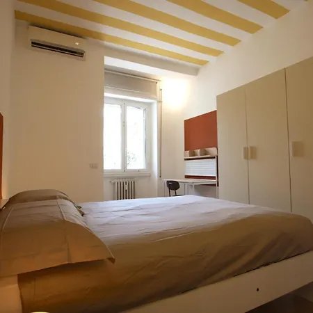 Garbatella 2br House Daire